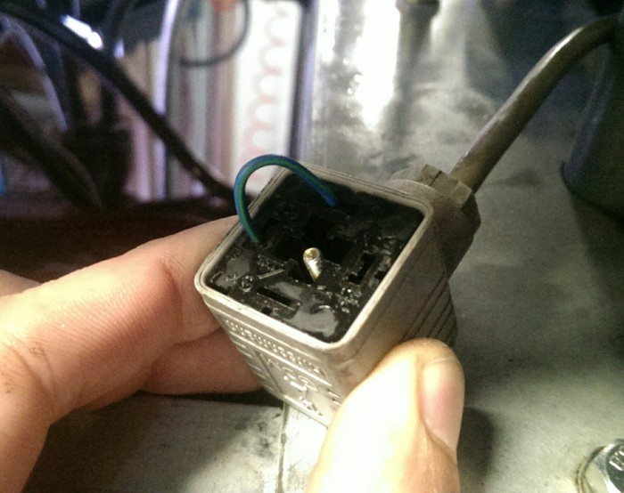 Самый надежный датчик - датчик, определяющий наличие перемычки.