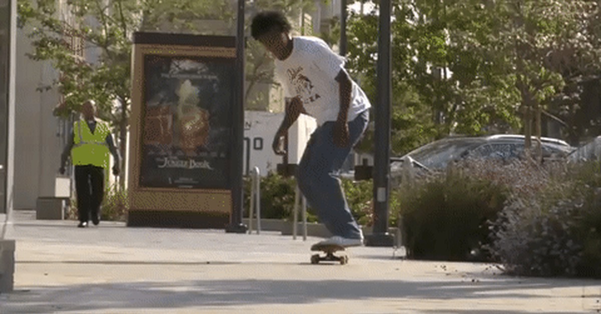 He planned. Джокер на скейте прыгает через Бэтмена. Guy Throw Phone and broke Skate meme. Bounce off an object Trick.