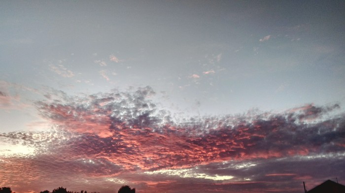 Unusual cloud color - My, The photo, Rate, Sunset, Nature, Sky, Clouds