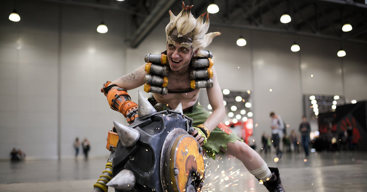 Gemischtrassiger Mopse Cosplay Doppelter