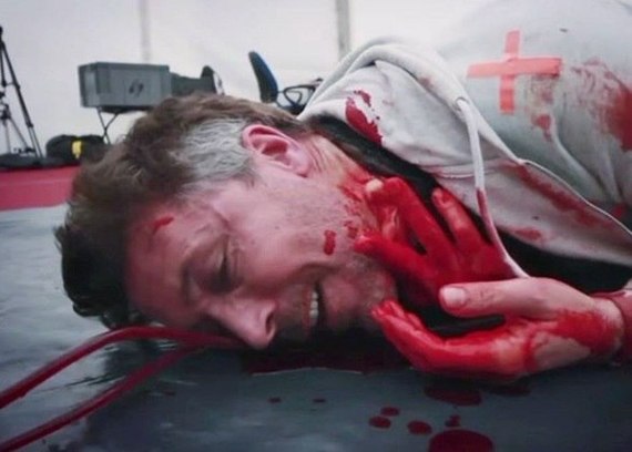 Aidan Gillen gets a prosthetic neck for the filming of the final episode of season 7 - Game of Thrones, Petyr Baelish, Spoiler, , GIF, Longpost