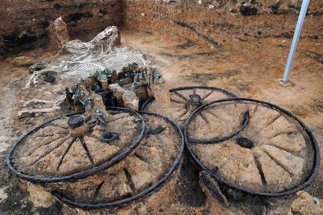 2000 year old Thracian chariot with horse skeletons. Found in Bulgaria - Remains, Bulgaria, Reddit, Chariot