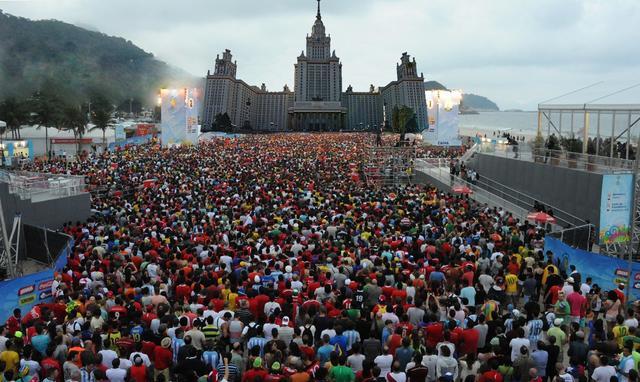 The fan zone of the World Cup at Moscow State University is a disaster - MSU, Lawlessness, Football, Longpost