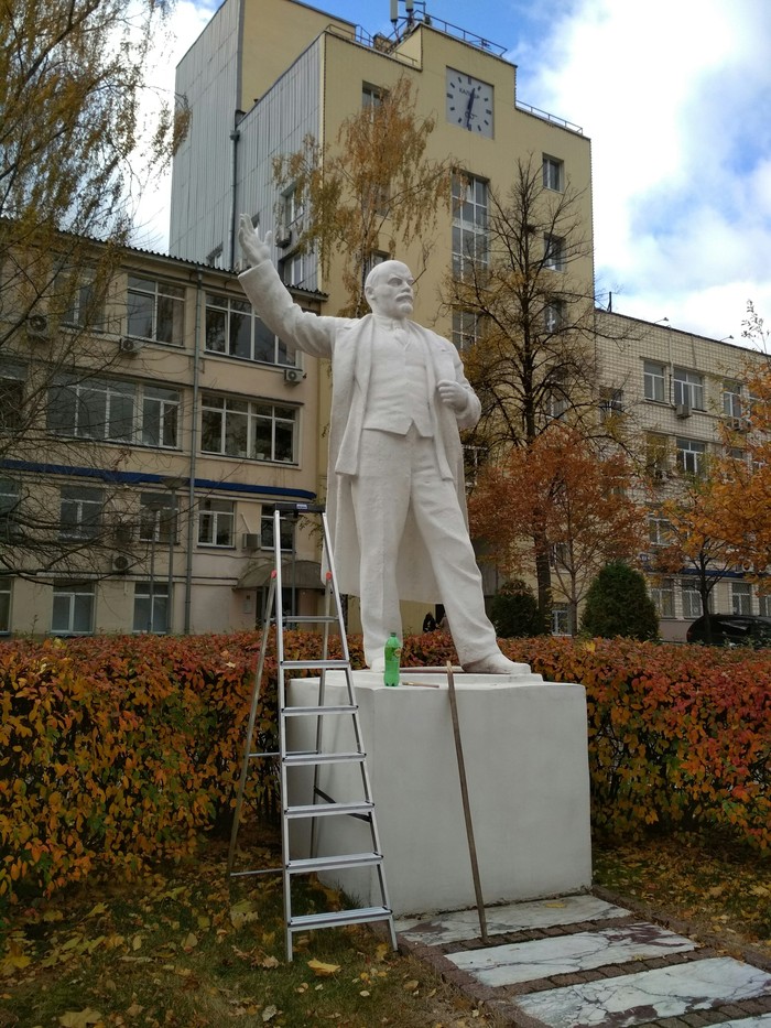 So that's how he climbs onto his pedestal! - Monument, My, Work