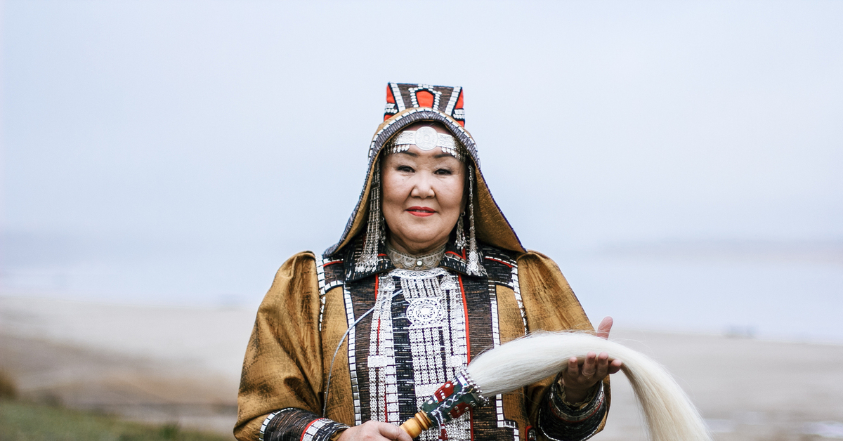 Чукчи проживают. Саха Якутия якуты. Якутская бастынга. Народ Саха якуты. Якутск Республика Саха Якутия национальный костюм.