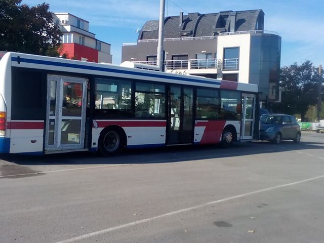 You go to the office - Sofia, Bulgaria, Bus, Plastic, Close the doors