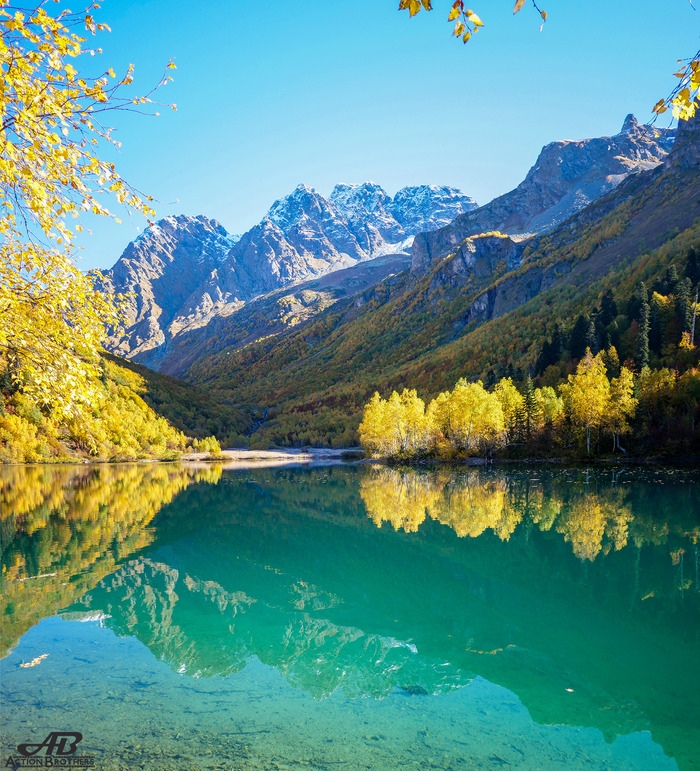 Autumn on Lake Kardyvach - My, Autumn, Lake, The mountains, Hike, Caucasus, Kardyvach