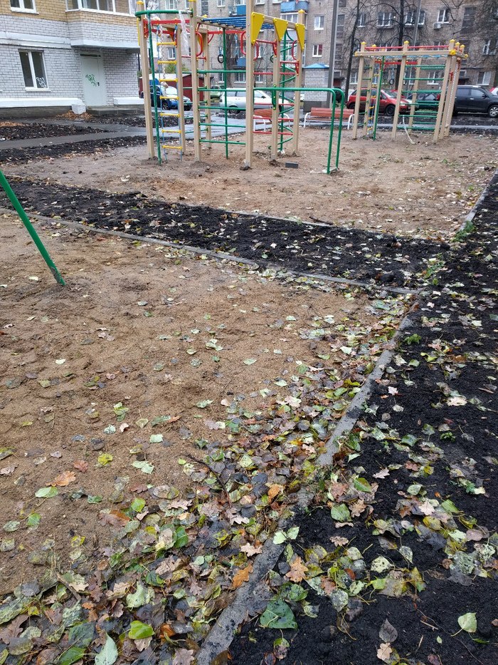 Asphalt-colored earth instead of asphalt was found on a playground in Yaroslavl - My, Yaroslavl, Children, Area, Land, Asphalt, Jehovah witnesses, Longpost, Video