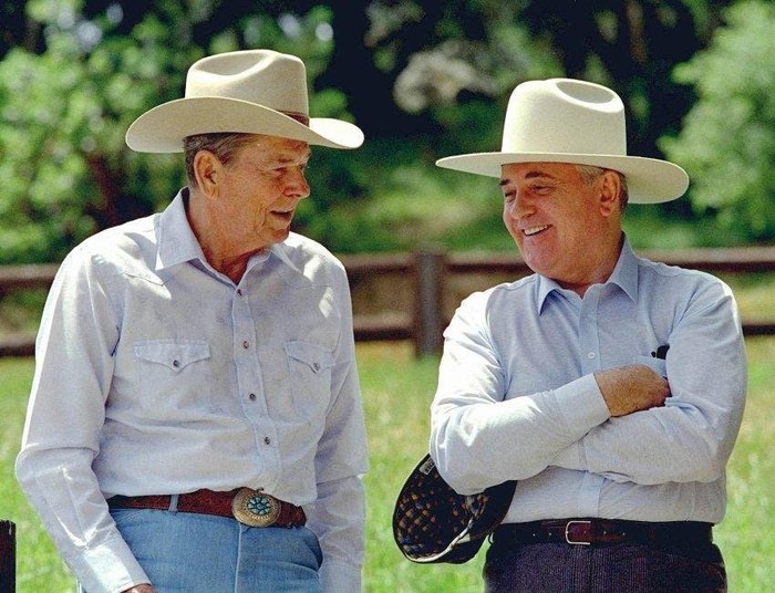R. Reagan and M. Gorbachev are resting at the Reagan ranch in California, 1992. - Mikhail Gorbachev, The photo, Gorbachev, Ronald Reagan