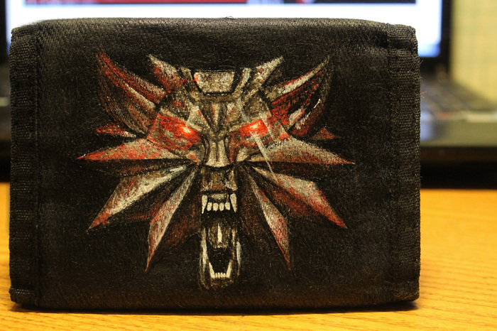 Witcher medallion - My, Witcher, Wallet, Acrylic, Painting, To fall, Medallion