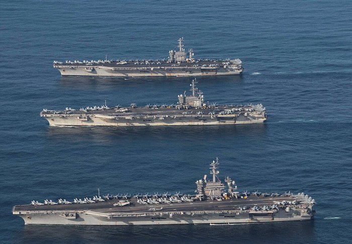 They swim beautifully! - Navy, Aircraft carrier, Sea