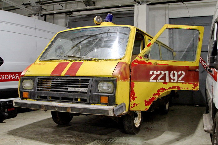 The last RAF of the Leningrad ambulance - My, Raf, Ambulance, Restoration, Longpost, Raf-2203