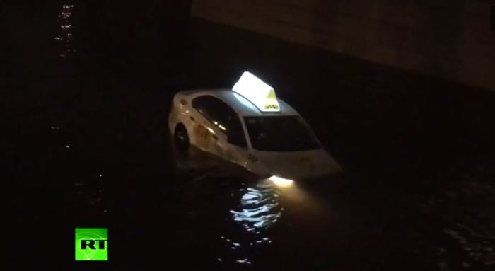 Doesn't sink... - Incident, news, Yandex Taxi