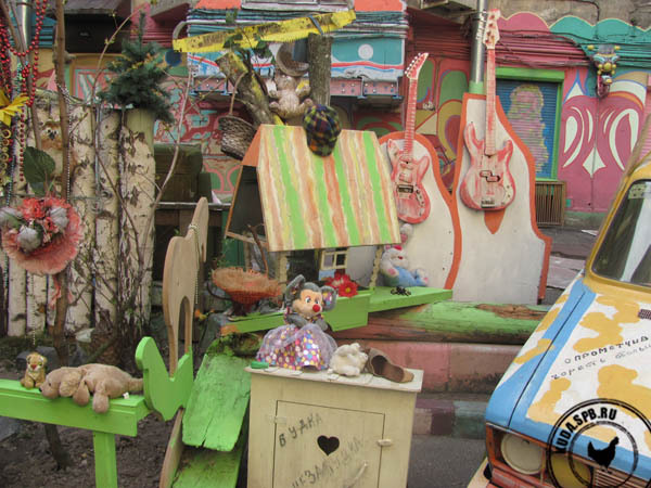 The second life of your favorite things - Saint Petersburg, Courtyard, Yards of St. Petersburg, Old toys, Art object, Longpost