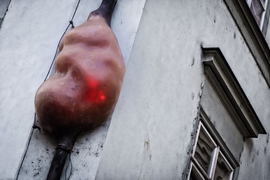 Нетривиальная скульптура Чехии Скульптура, Прага, Черни, Длиннопост