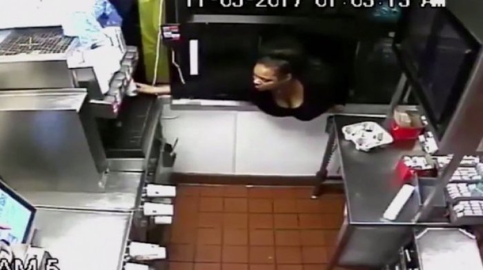 In the United States, a 27-year-old American was arrested, who climbed through the window of McAvto in the middle of the night - Makauto, McDonald's, Hunger, America, Longpost, Video