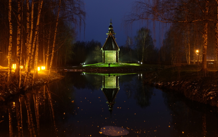 Night in the Kostroma Sloboda - My, Night, Kostroma, Wooden architecture, Gold ring of Russia, Kostroma Sloboda
