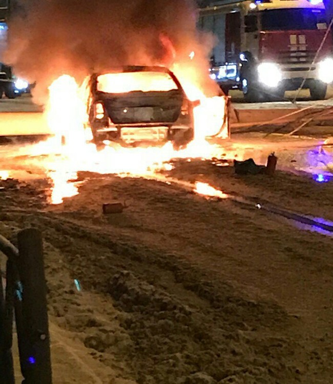 В Красноярске произошло возгорание автомобиля, подробности не известны. - Пожар, Красноярск, Моё, Машина