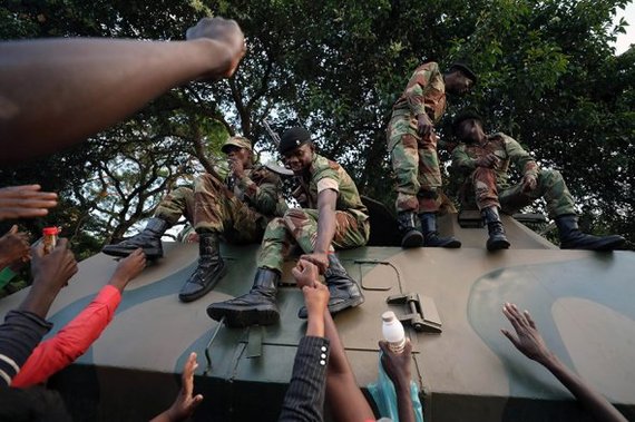 People in Zimbabwe came out to celebrate Mugabe's resignation. - Zimbabwe, , , Resignation, People, Holidays, The photo, 2017, Longpost