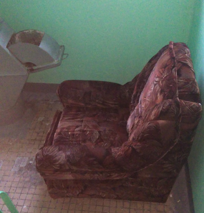 Always live like a king - My, Armchair, Garbage, Stairs, The Tsar's Life