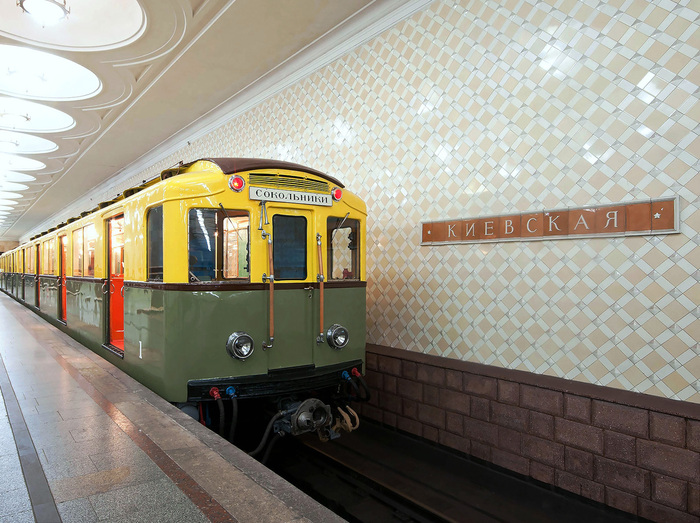 Путешествие по ночному метро на старинном поезде метро, московское метро, экскурсия, поезд, ночь, видео, длиннопост