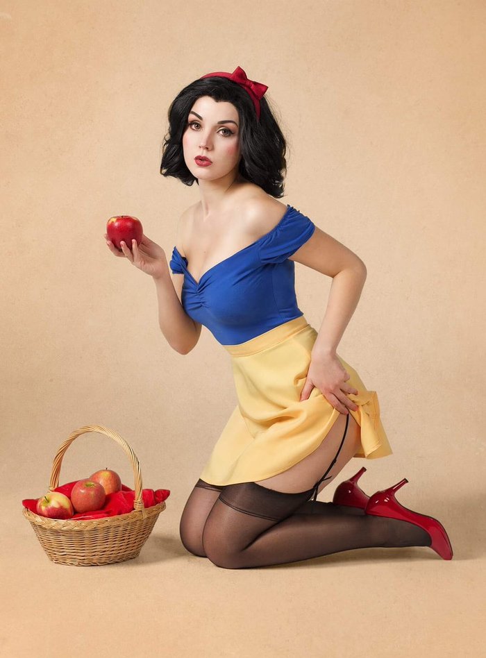 Pinup Snow White - Pin up, Girls, Walt disney company, Snow White, Beautiful girl, Milota