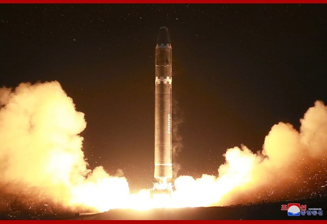 North Korea: Footage of the test launch of the intercontinental ballistic missile Hwaseong-15 - North Korea, , Rocket, Politics, Longpost