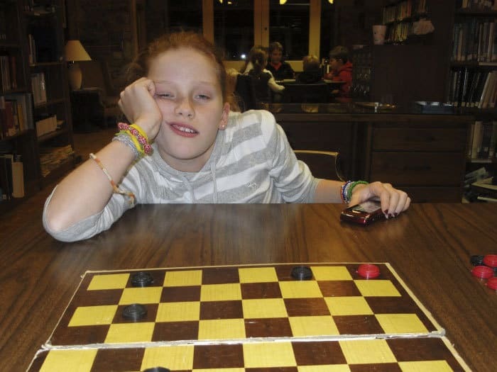 Little sister loves checkers - Games, Competitions, Humor, The photo, Girls, Longpost