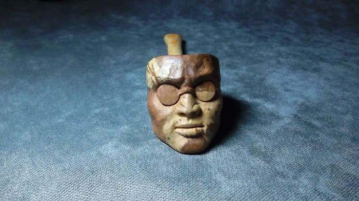 Pear pipe, barberry insert. - My, Smoking pipe, Wood carving, Characters (edit), , Glasses, Hobby, Matrix, Morpheus, Longpost, A tube