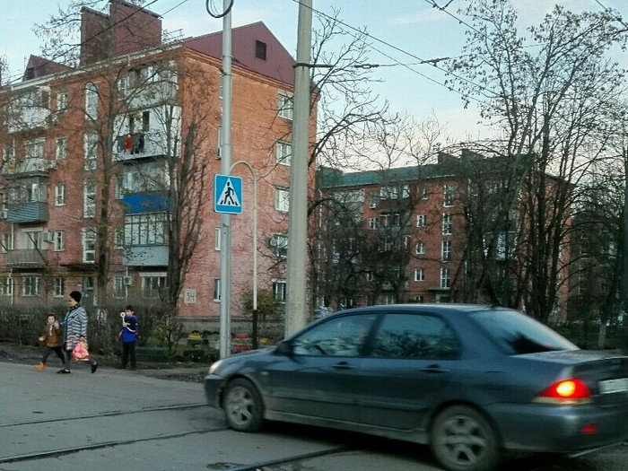 Adjustable pedestrian crossing. - My, Krasnodar, Childhood, DPS, Crosswalk, Video, Longpost