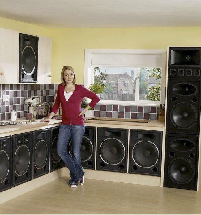 Your upstairs neighbor - Neighbours, You, Volume, Loudspeakers, The photo