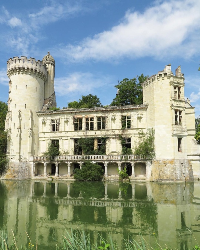 6,5 тысячи человек скинулись и купили замок во Франции замок, Франция, дом, длиннопост