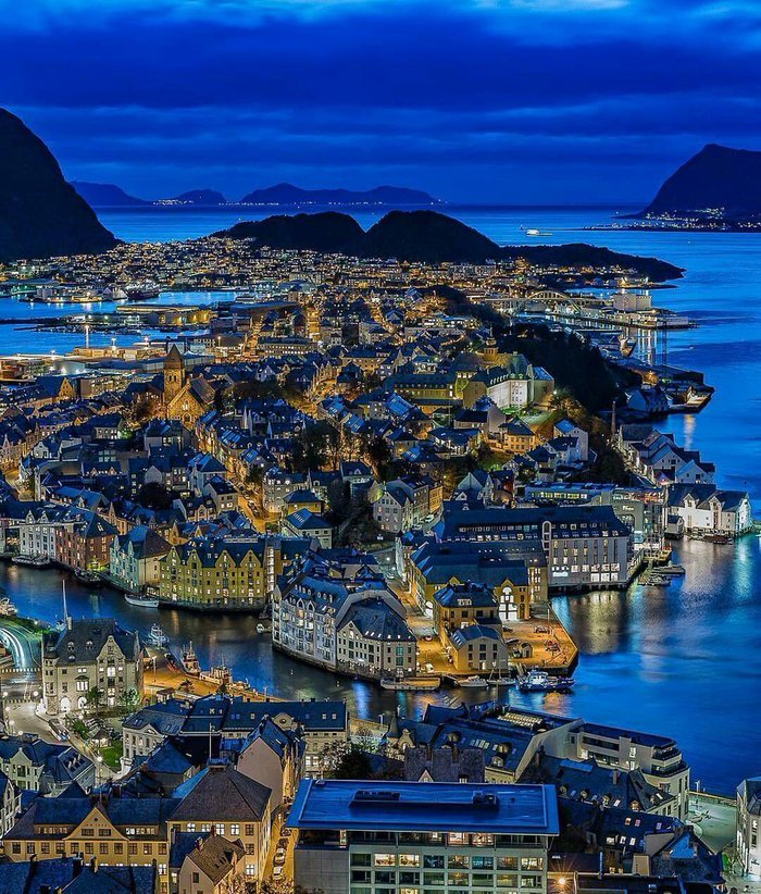 Fairy Alesund. Norway - Norway, The photo, Reddit, 