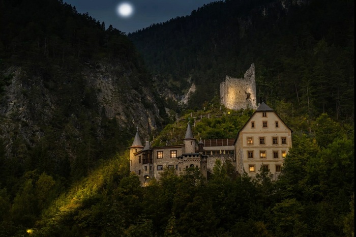 Fernstein Castle - Not mine, Lock, Beautiful view
