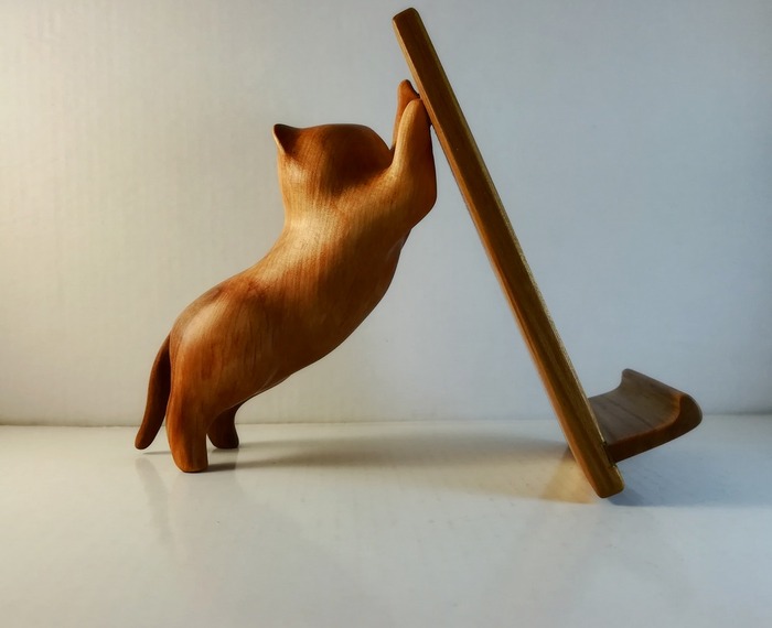 Cat stand for smartphone - My, cat, Phone stand, Thread, Tree, Souvenirs, Handmade, With your own hands, Alder, Longpost