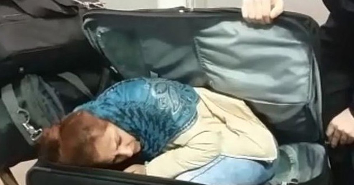 Караганова в чемодане