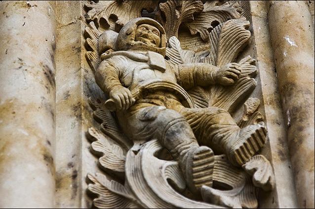 Cosmonaut looking from the wall of the 12th century cathedral - Космонавты, , Spain, Hector Salamanca