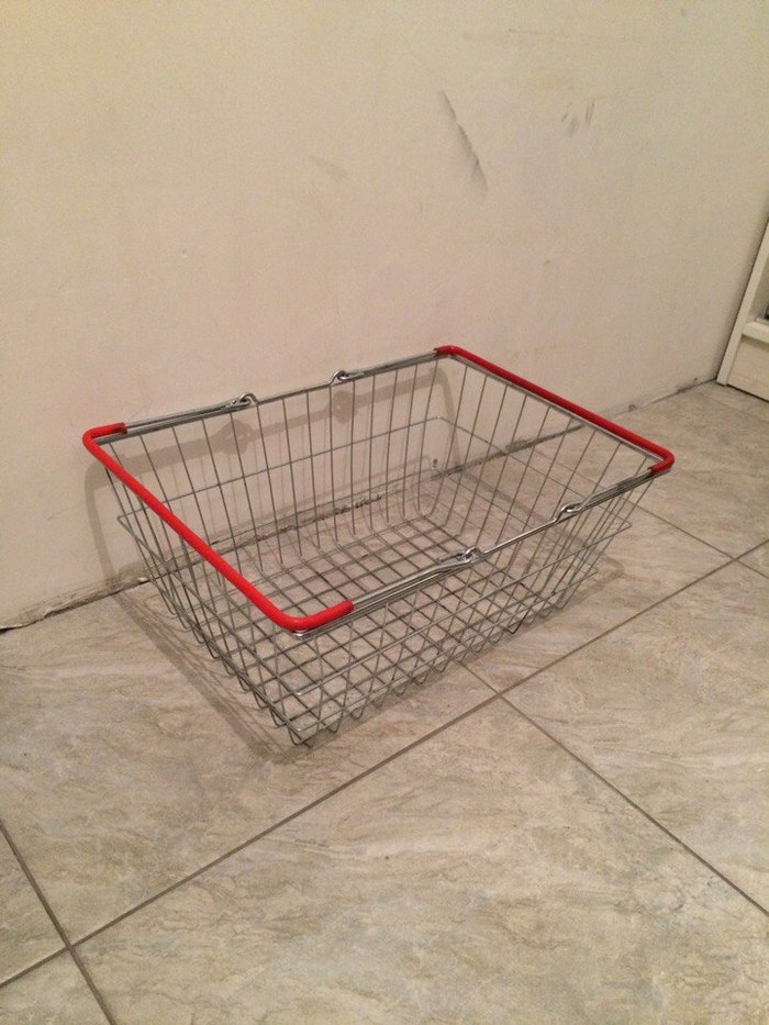 Вернулся из магазина...