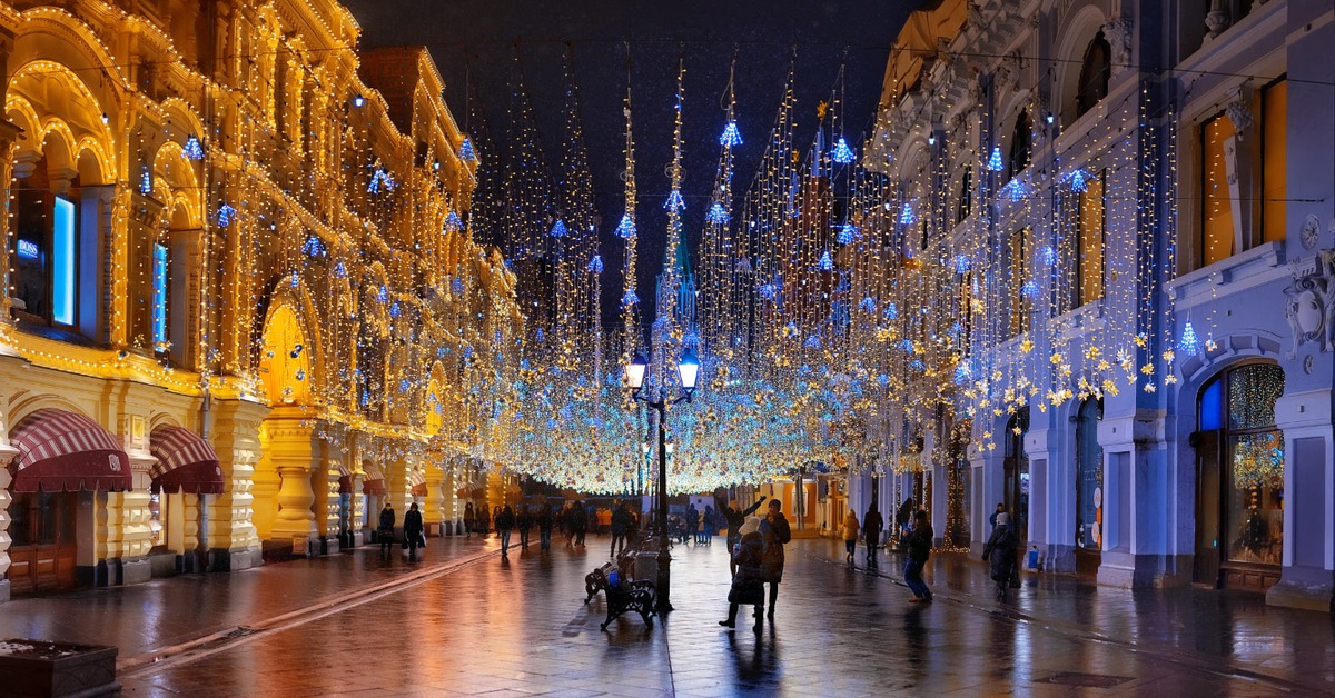 Новогодняя улица. Никольская улица Москва. Никольская стрит Москва. Никольская улица в Москве ночью. Никольская улица Москва 2019.