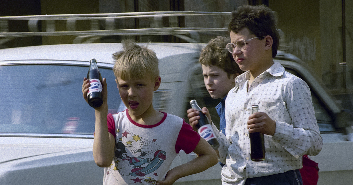 Поколение 1990. Поколение пепси в России дети 90х. Дети 90-х. Дети 1990 годов. Школьники в 90-е.