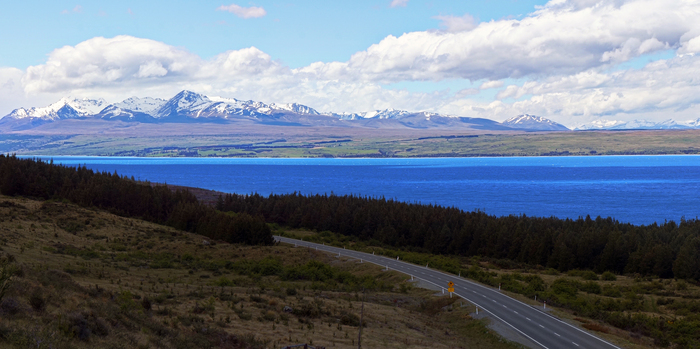 С чем ассоциируется новая зеландия. 1514004340143324183. С чем ассоциируется новая зеландия фото. С чем ассоциируется новая зеландия-1514004340143324183. картинка С чем ассоциируется новая зеландия. картинка 1514004340143324183. 1. Здесь не тропики. Ни Северный, ни уж тем более Южный остров Новой Зеландии не отличаются тёплым климатом. Да, летом (с ноября по апрель) здесь действительно неплохо на мой вкус: +18-25, однако, в остальное время случаются дожди длительностью в неделю и заморозки. Перед экзаменом по вождению соскребал с лобового стекла иней. С чем ассоциируется новая зеландия. 1514004340143324183. С чем ассоциируется новая зеландия фото. С чем ассоциируется новая зеландия-1514004340143324183. картинка С чем ассоциируется новая зеландия. картинка 1514004340143324183. 1. Здесь не тропики. Ни Северный, ни уж тем более Южный остров Новой Зеландии не отличаются тёплым климатом. Да, летом (с ноября по апрель) здесь действительно неплохо на мой вкус: +18-25, однако, в остальное время случаются дожди длительностью в неделю и заморозки. Перед экзаменом по вождению соскребал с лобового стекла иней.