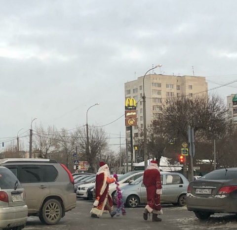 Two Santa Clauses in search of a Snow Maiden in Tyumen ;) - New Year, Father Frost, Lol, Search, Tyumen