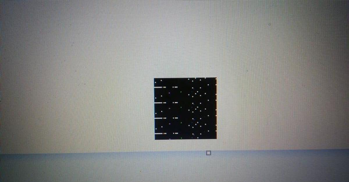 На мониторе появились квадратики. Квадраты на экране ноутбука. Черные квадратики на экране. Черные квадратики на экране монитора. Маленькие квадратики черные на мониторе.