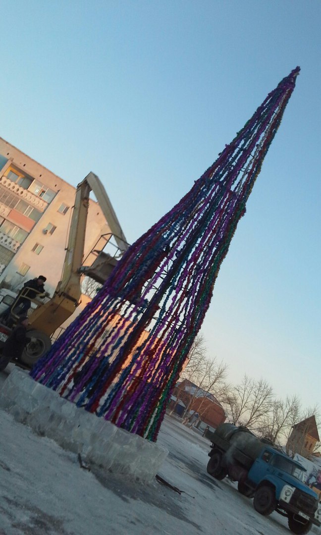 Christmas tree in Atbasar day and night - Kazakhstan, Atbasar, Christmas trees, Longpost