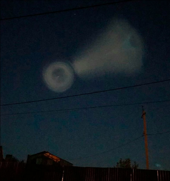 I looked at the sky and urgently googled harbingers of the apocalypse ... - UFO, Topol M, Ballistic missile, Apocalypse, Rostov-on-Don, news, Self destruction, Clouds