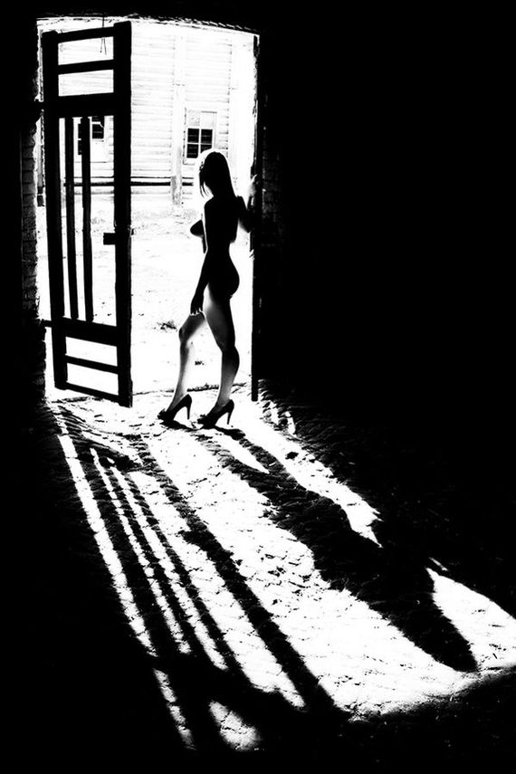 Suddenly from the gateway - NSFW, Nudity, Girls, Silhouette