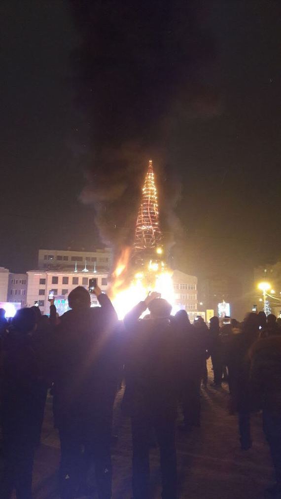 Shine Christmas tree! - Fire, New Year, Longpost, Sakhalin