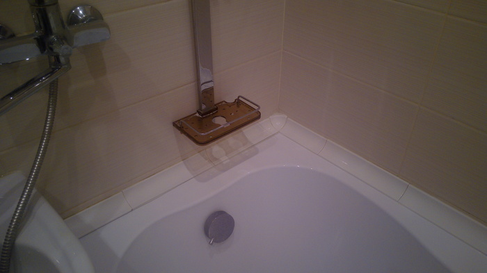 Owners of acrylic bathtubs. - My, Bath, Sealing of seams, , Longpost, Unconventional approach