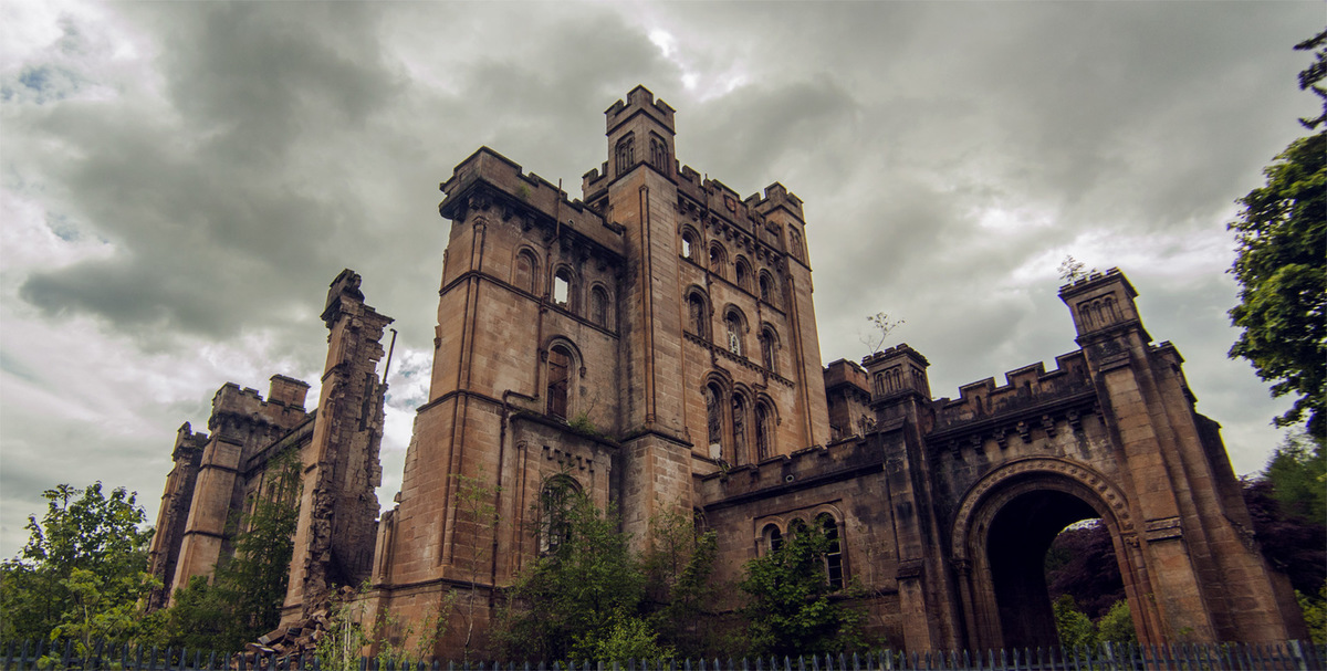 Забытый замок. Замок Леннокс Шотландия. Руины замка Леннокс (Lennox Castle), Шотландия. Разрушенный Хогвартс. Руины Хогвартса.