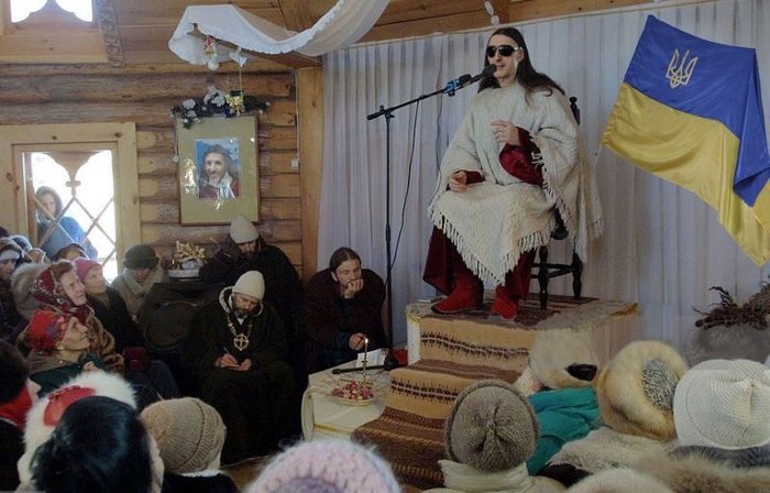 obryad-posvyasheniya-v-svingeri-kerolayn-toska-porno
